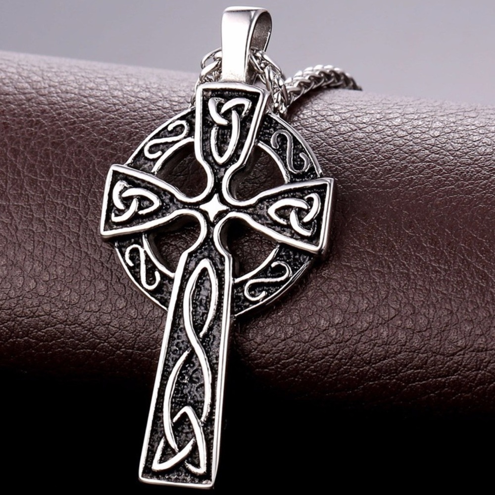 - New 316L stainless steel cross necklace